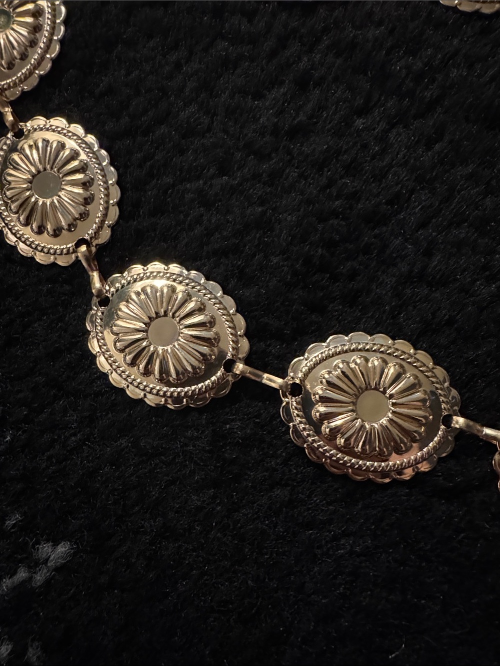 Gold Metallic Concho Chain Belt NEW 🏷️ - Picture 4 of 6